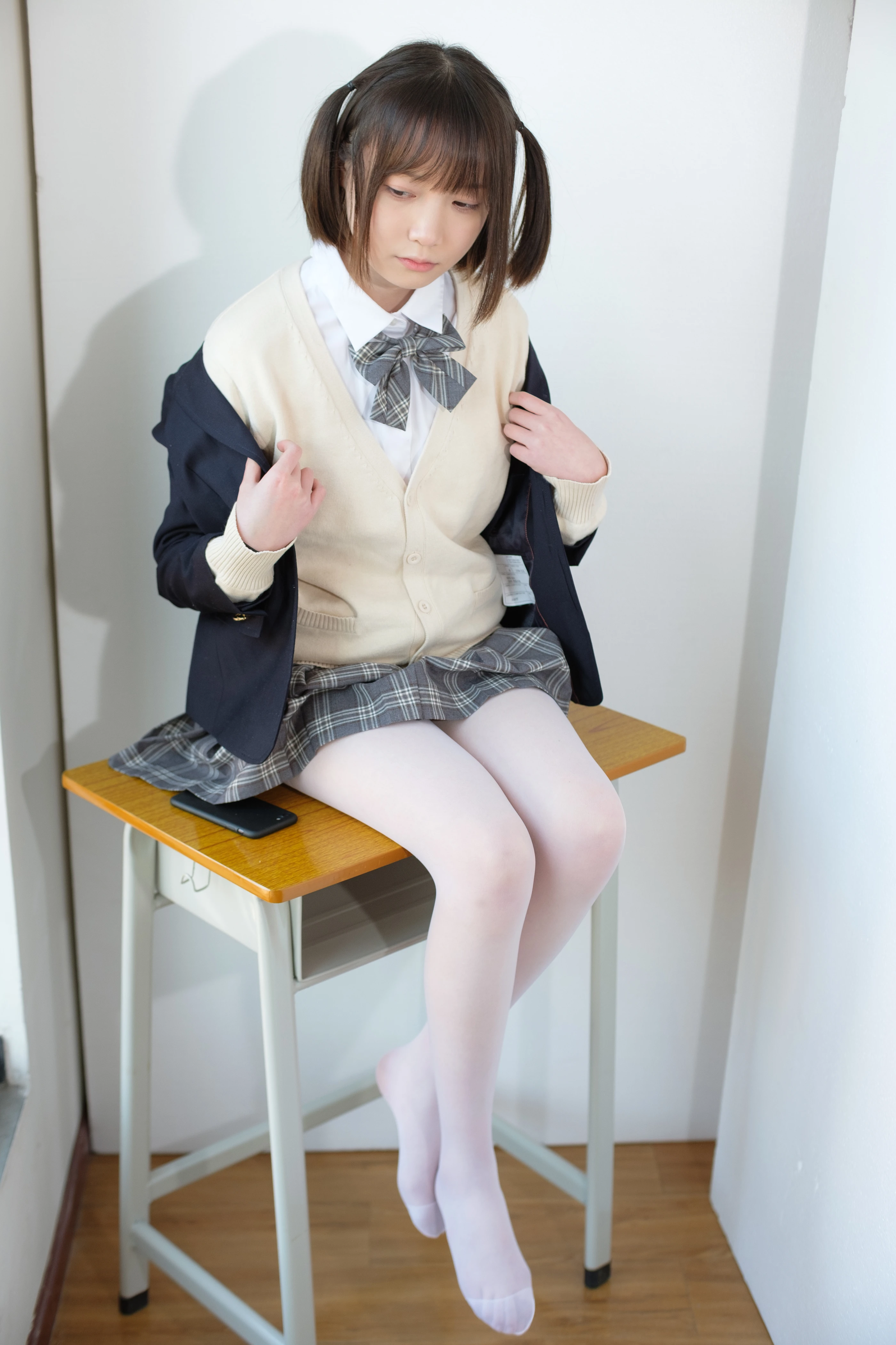森萝财团 [X-010-SSR] JK校服白丝 [83P 1V]插图1